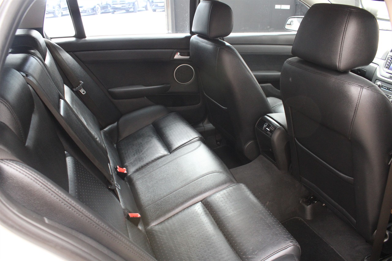 2012 Holden COMMODORE