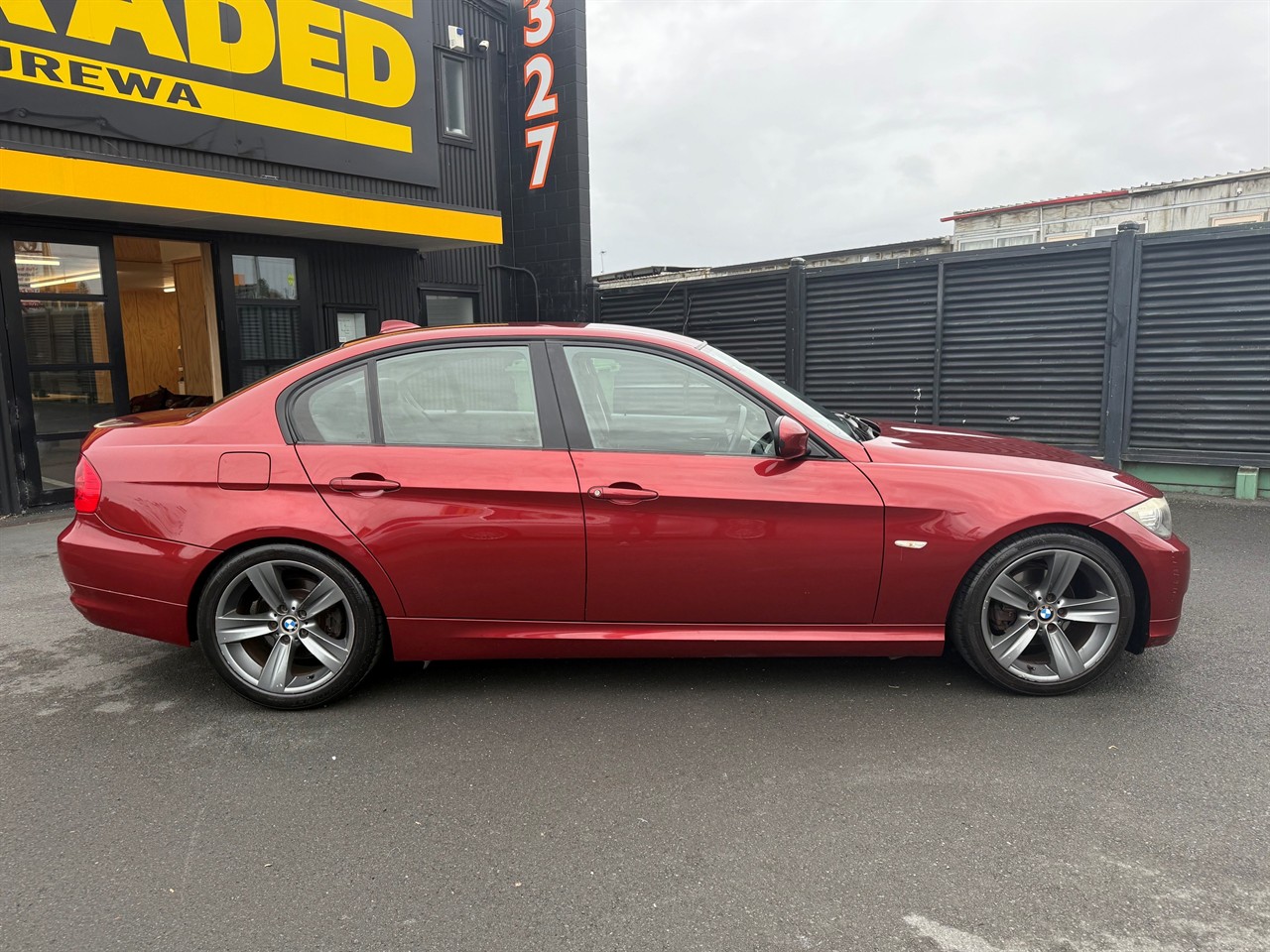 2011 BMW 320I