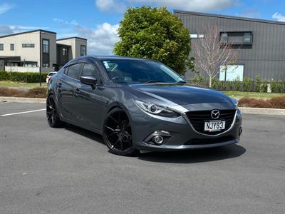 2014 Mazda Axela