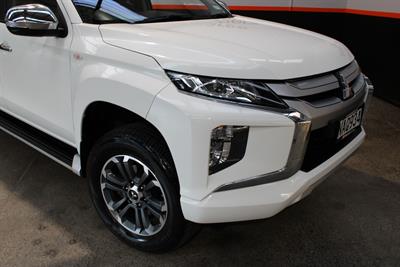 2020 Mitsubishi Triton - Thumbnail