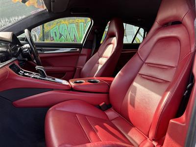 2017 Porsche PANAMERA - Thumbnail
