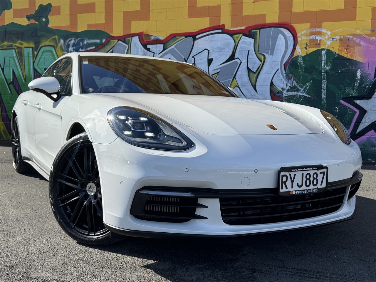 2017 Porsche PANAMERA