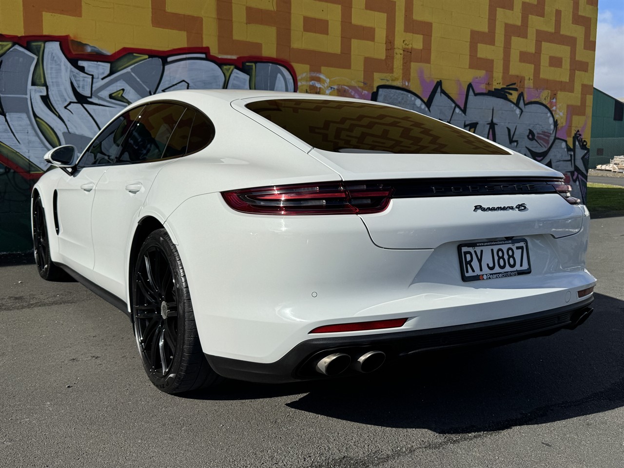 2017 Porsche PANAMERA