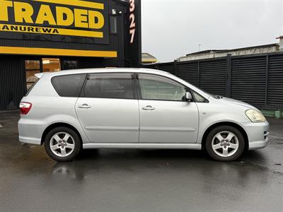 2006 Toyota Ipsum - Thumbnail