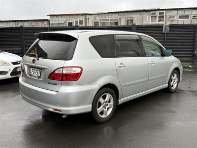 2006 Toyota Ipsum - Thumbnail