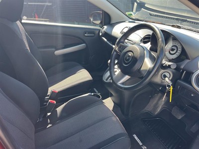 2011 Mazda 2 - Thumbnail
