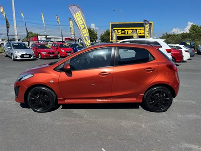 2011 Mazda 2 - Thumbnail