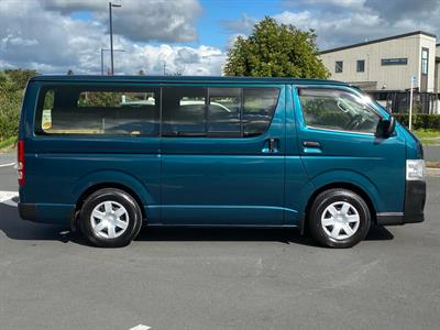 2013 Toyota Hiace - Thumbnail