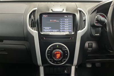 2017 Isuzu D-Max - Thumbnail