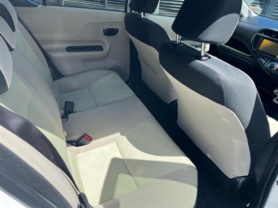 2012 Toyota Aqua - Thumbnail