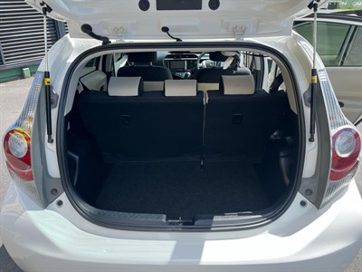 2012 Toyota Aqua - Thumbnail