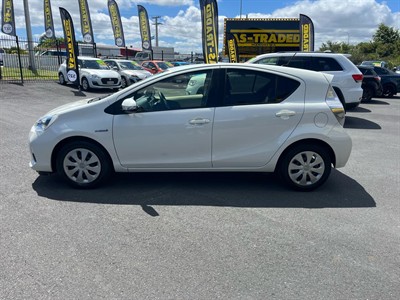 2012 Toyota Aqua - Thumbnail