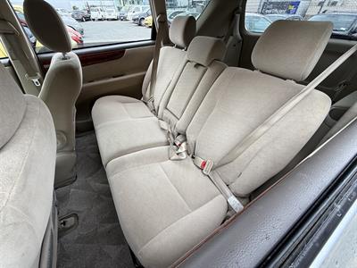 2006 Toyota Ipsum - Thumbnail