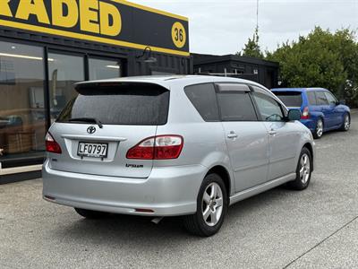 2006 Toyota Ipsum - Thumbnail