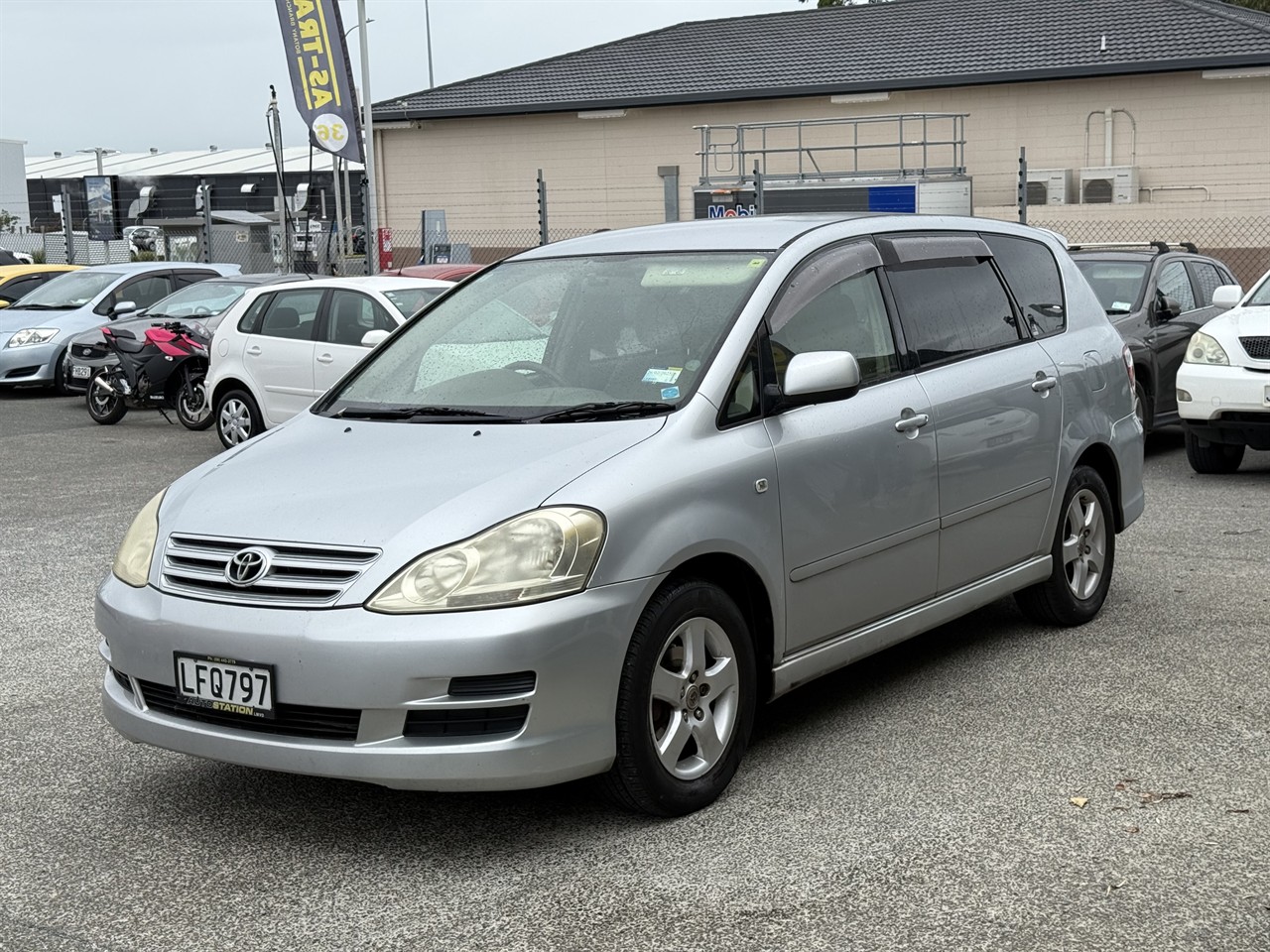 2006 Toyota Ipsum