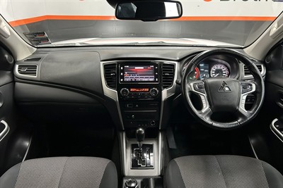2021 Mitsubishi Triton - Thumbnail