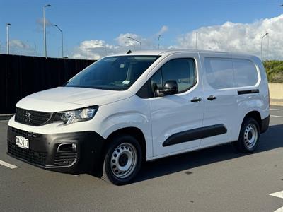 2023 Peugeot Partner - Thumbnail