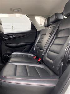 2022 MG Hs - Thumbnail