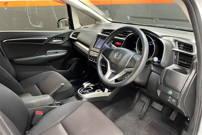 2014 Honda FIT - Thumbnail