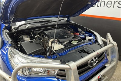 2017 Toyota Hilux - Thumbnail