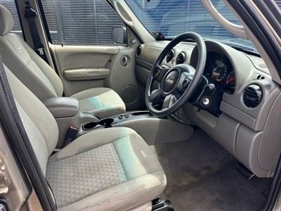 2007 Jeep CHEROKEE - Thumbnail