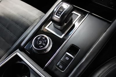 2022 Mitsubishi Outlander - Thumbnail