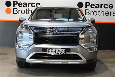 2022 Mitsubishi Outlander - Thumbnail