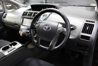 2013 Toyota PRIUS - Thumbnail
