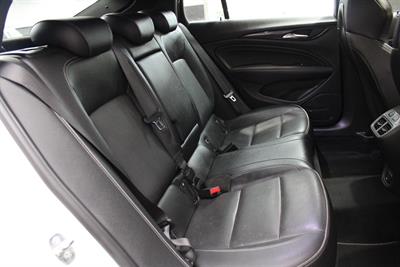 2019 Holden Commodore - Thumbnail