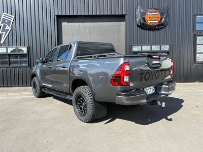 2021 Toyota Hilux - Thumbnail