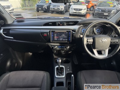 2017 Toyota Hilux - Thumbnail