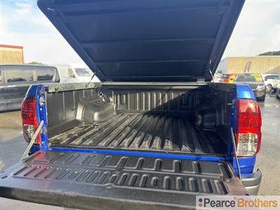 2017 Toyota Hilux - Thumbnail