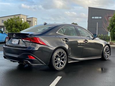 2018 Lexus Is200t - Thumbnail