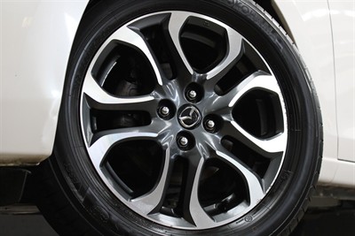 2019 Mazda Mazda2 - Thumbnail