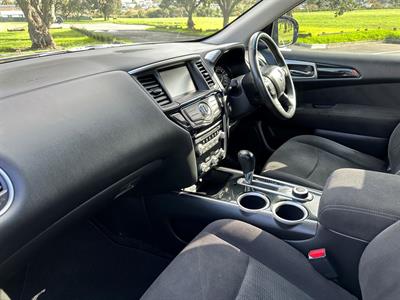 2015 Nissan Pathfinder - Thumbnail