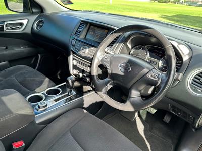 2015 Nissan Pathfinder - Thumbnail