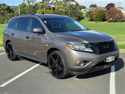2015 Nissan Pathfinder - Thumbnail