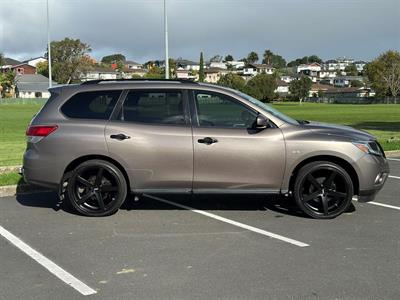 2015 Nissan Pathfinder - Thumbnail