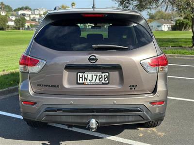 2015 Nissan Pathfinder - Thumbnail