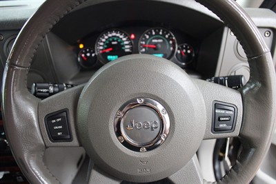 2007 Jeep Commander - Thumbnail