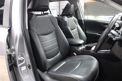 2023 Toyota RAV4 - Thumbnail