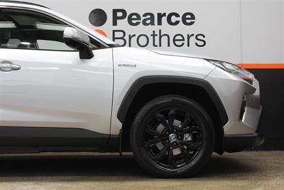 2023 Toyota RAV4 - Thumbnail