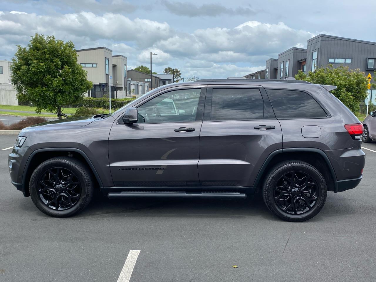 2021 Jeep GRAND CHEROKEE