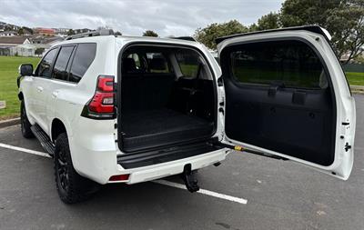 2018 Toyota Landcruiser Prado - Thumbnail