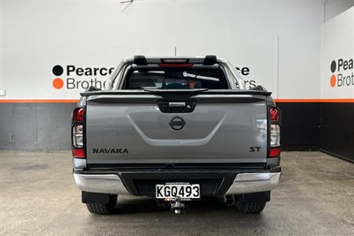 2017 Nissan Navara - Thumbnail