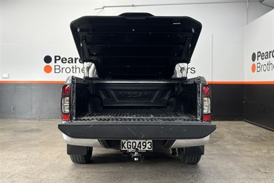 2017 Nissan Navara - Thumbnail