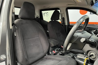 2017 Nissan Navara - Thumbnail
