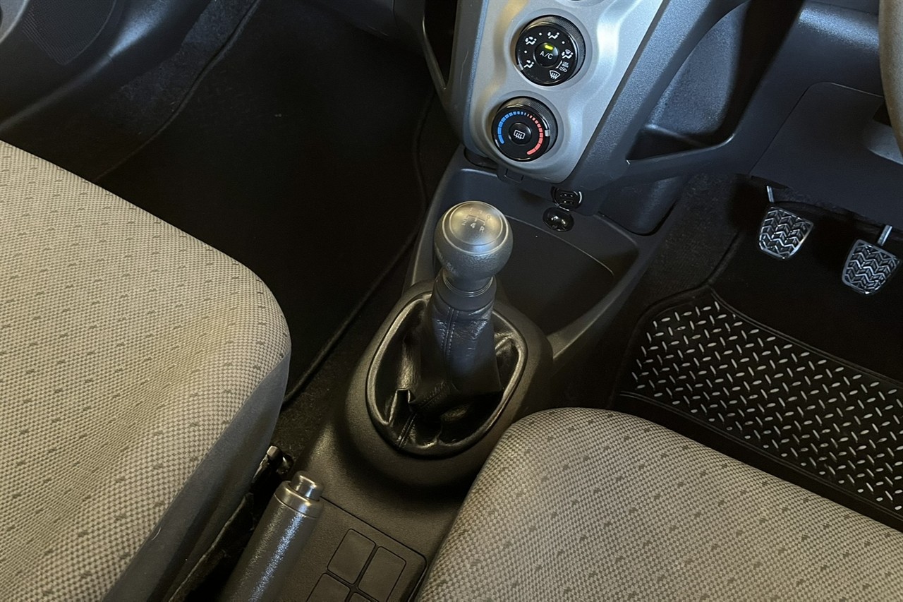 2009 Toyota YARIS