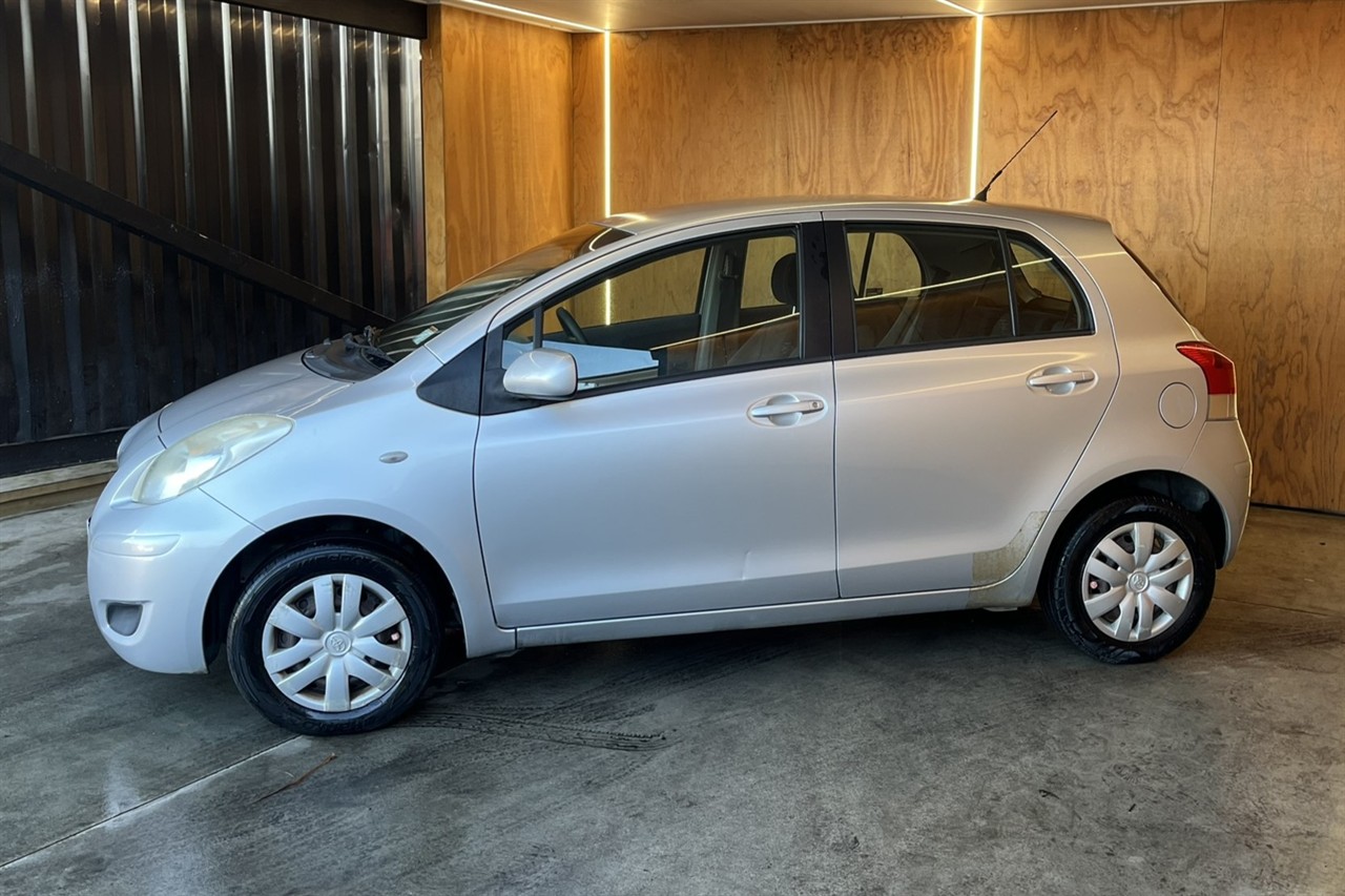 2009 Toyota YARIS