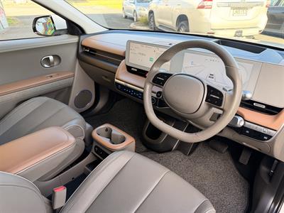 2022 Hyundai Ioniq 5 - Thumbnail